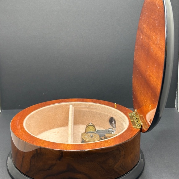 Reuge Music Box The Four Seasons Summer Butterfly Floral Inlaid Wood - Picture 8 of 16